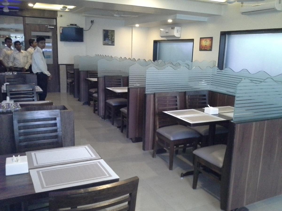 Galaxy Vaibhav Hotell Vasai-Virar City Exteriör bild