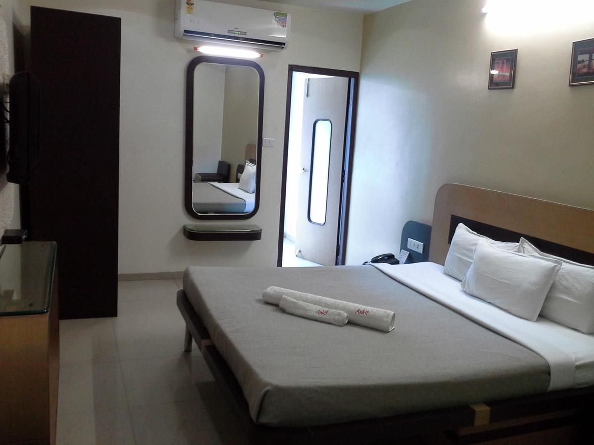 Galaxy Vaibhav Hotell Vasai-Virar City Exteriör bild